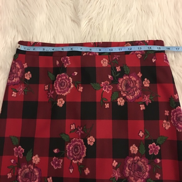 NWT | checked & floral pencil skirt - Picture 4 of 8